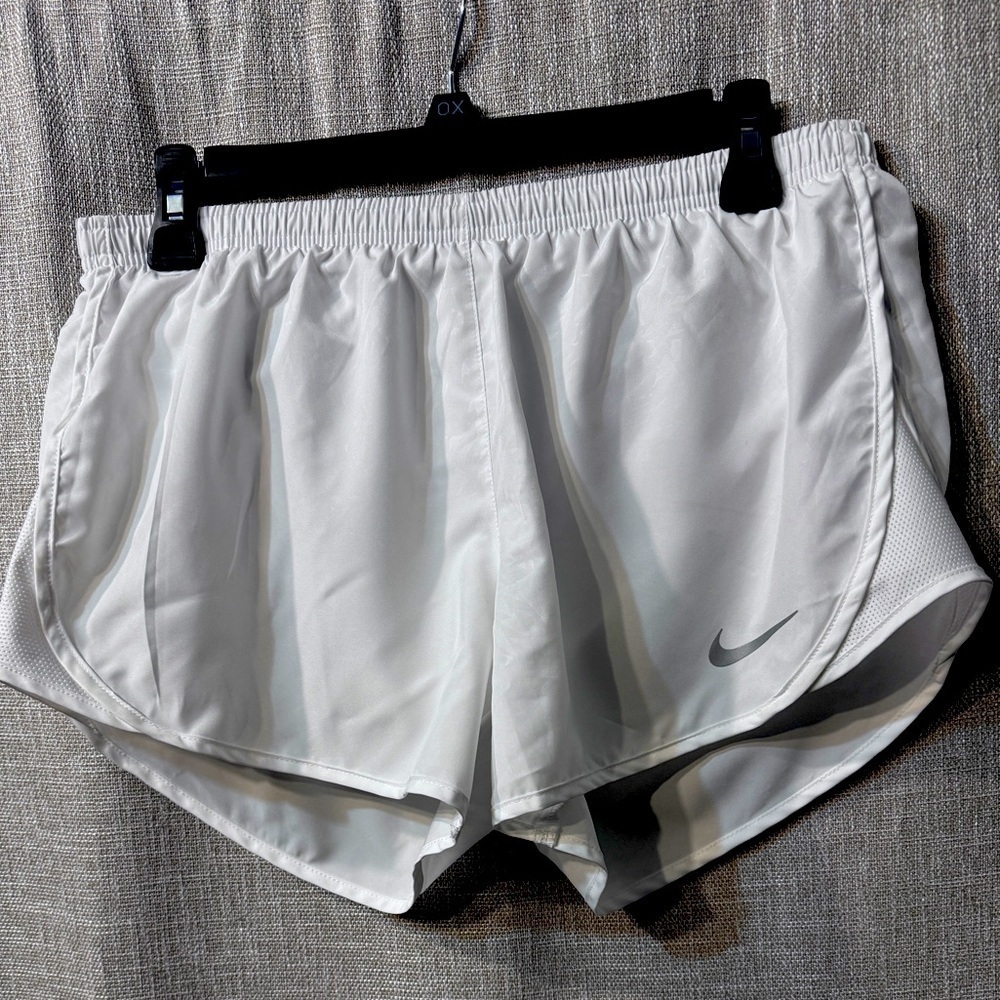Women’s Nike Drifit Running Shorts White Medium